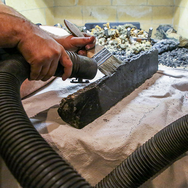 cleaning gas fireplace and logs, hyde park ny